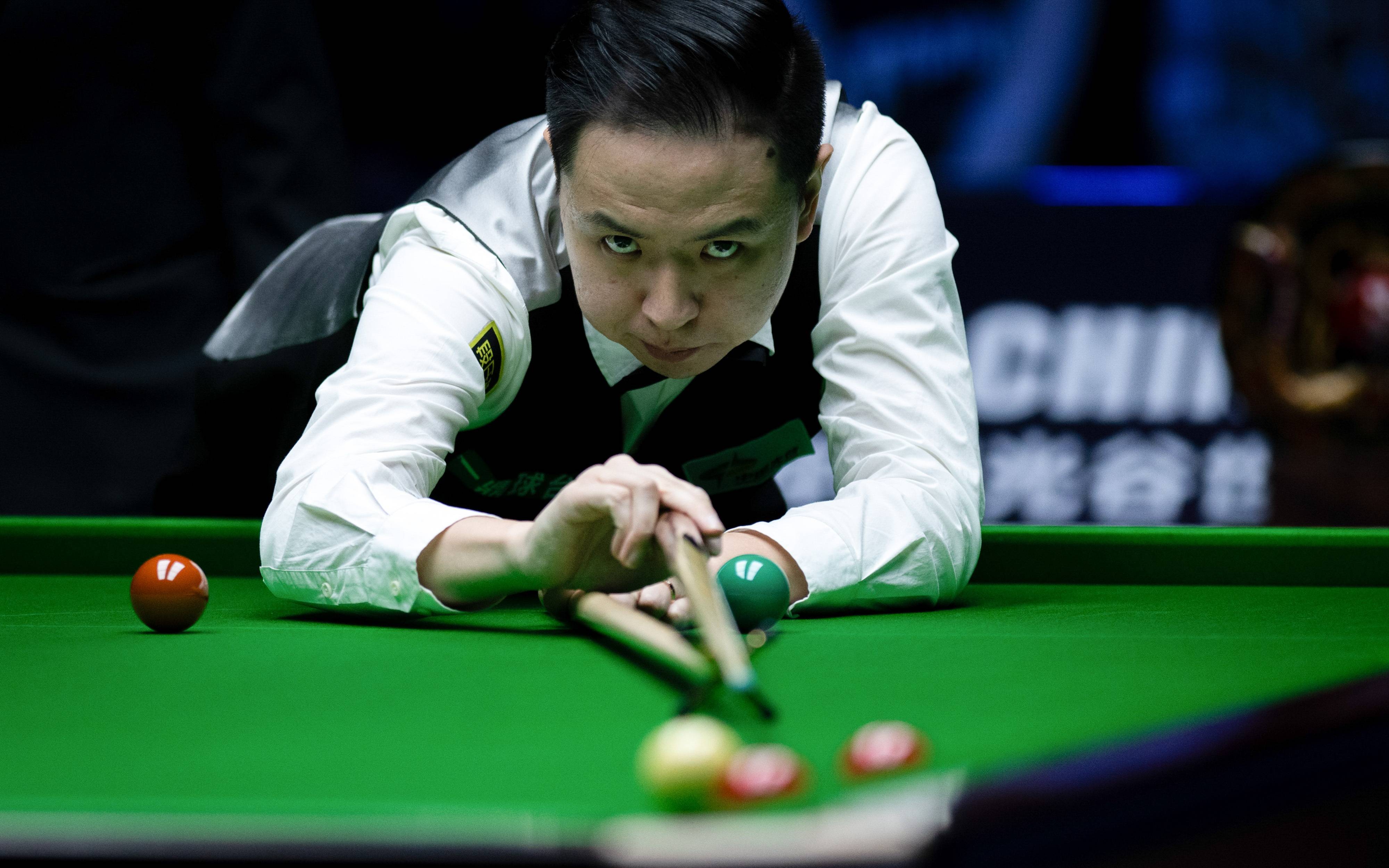 斯与妻子卡 斯与妻子卡